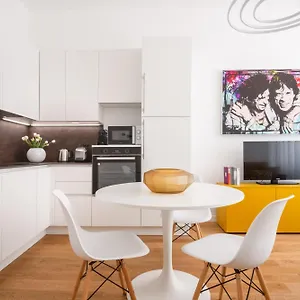  Appartamento San Babila Design R&r Italia